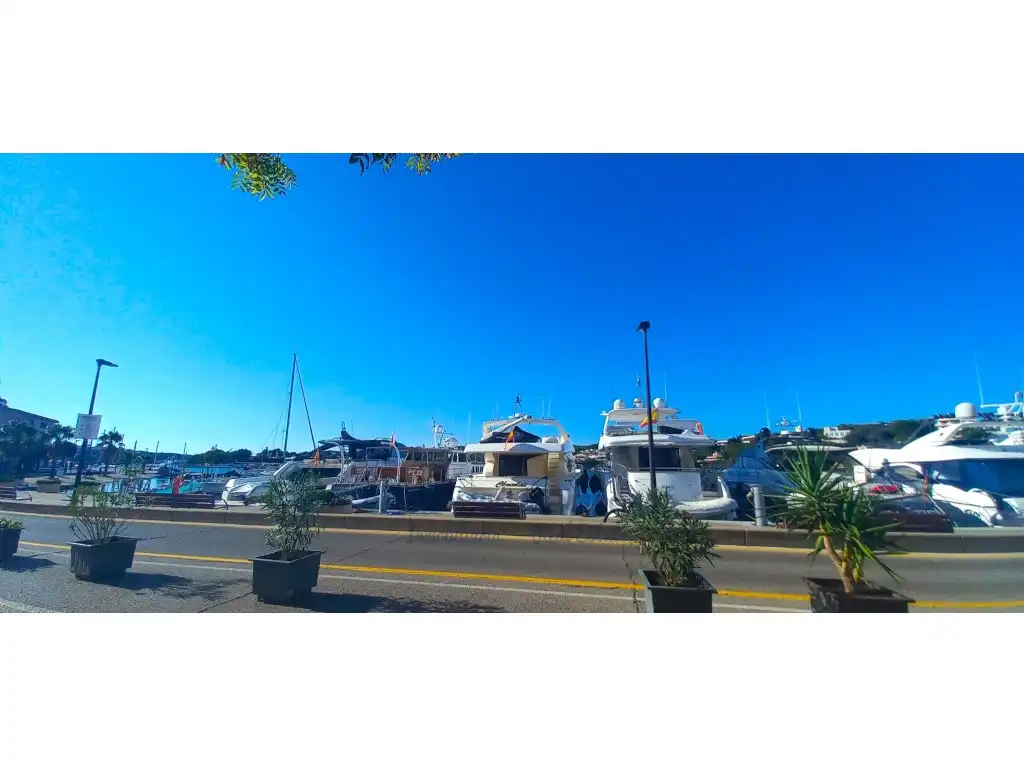 Vista exterior de Local de alquiler en Maó - Mahón