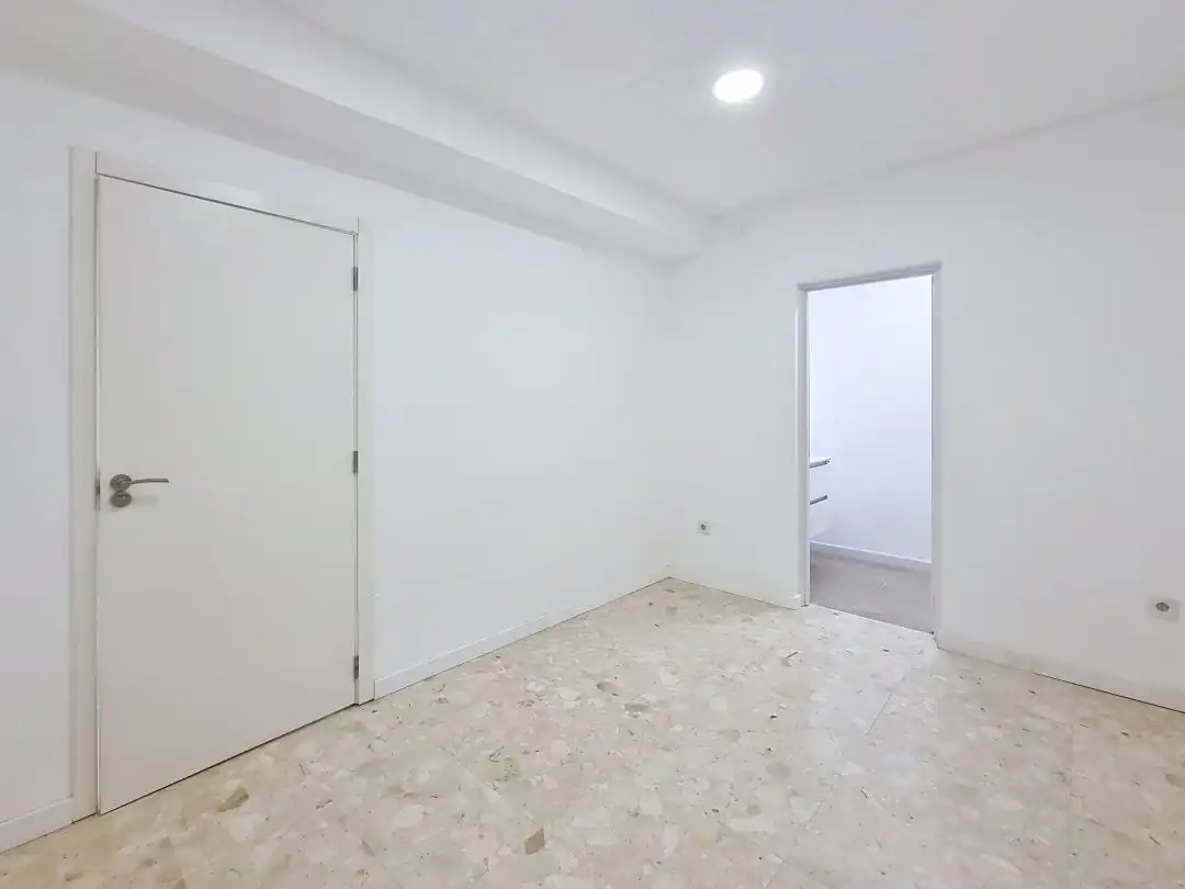 Büro zur Miete in Plaça de l'Ajuntament, Casco Antiguo - Sta. Cruz - Ayuntamiento