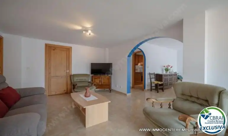 Sala d'estar de Pis en venda en Roses amb Terrassa, Forn i Microones