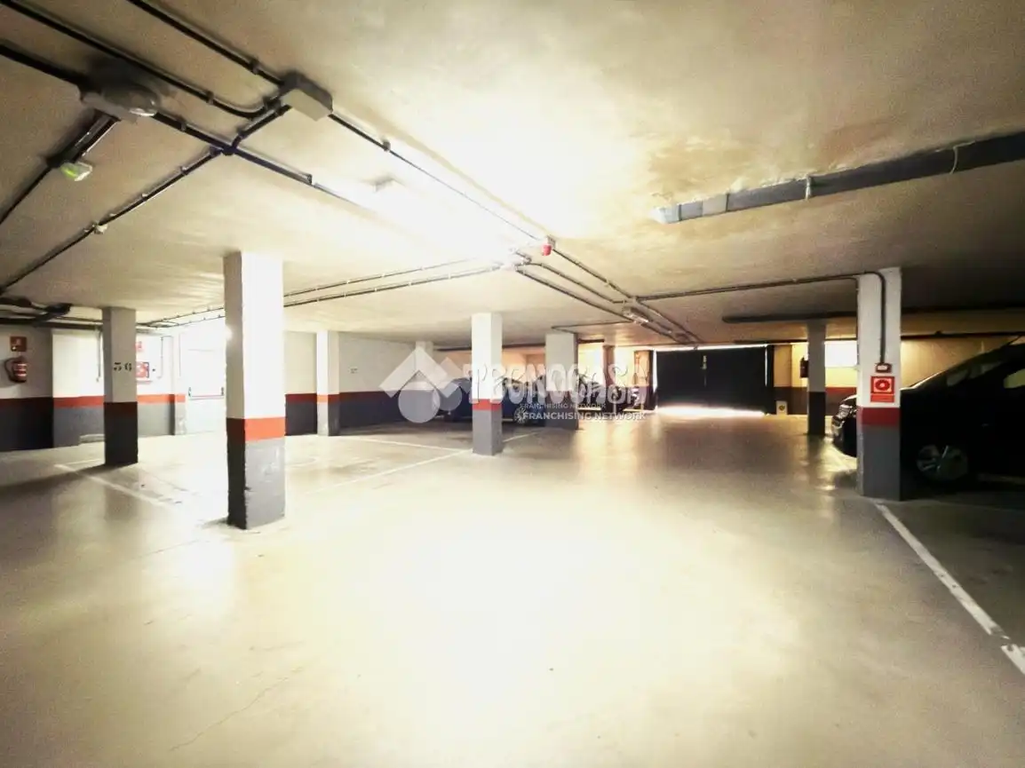 Parking de Piso en venta en Cuenca con Calefacción, Parquet y Trastero