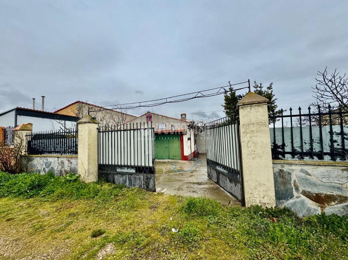 Country house for sale in Santovenia de Pisuerga