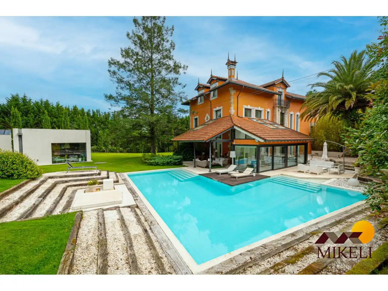 Piscina de Casa o xalet en venda en Medio Cudeyo amb Aire condicionat, Calefacció i Jardí privat