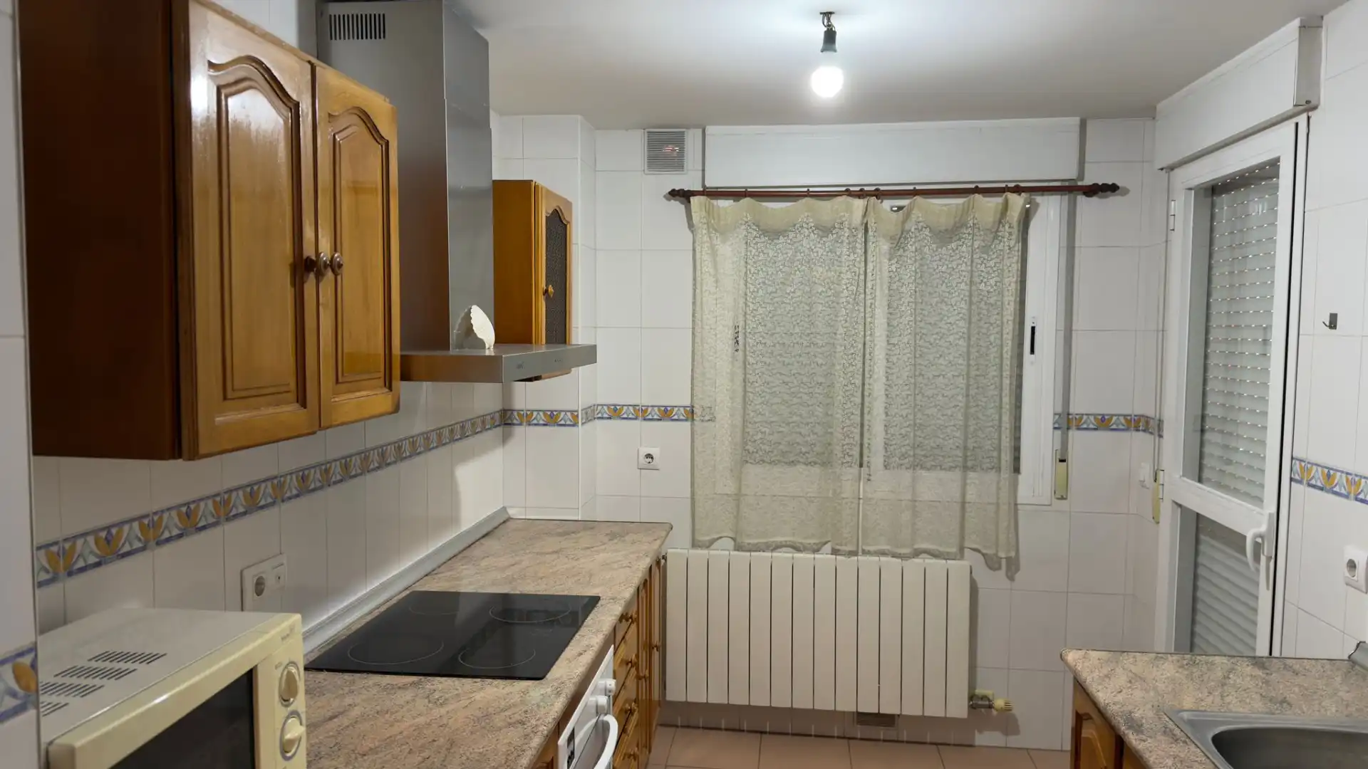 Küche von Wohnung zur Miete in Granada mit Heizung, Privatgarten und Möbliert