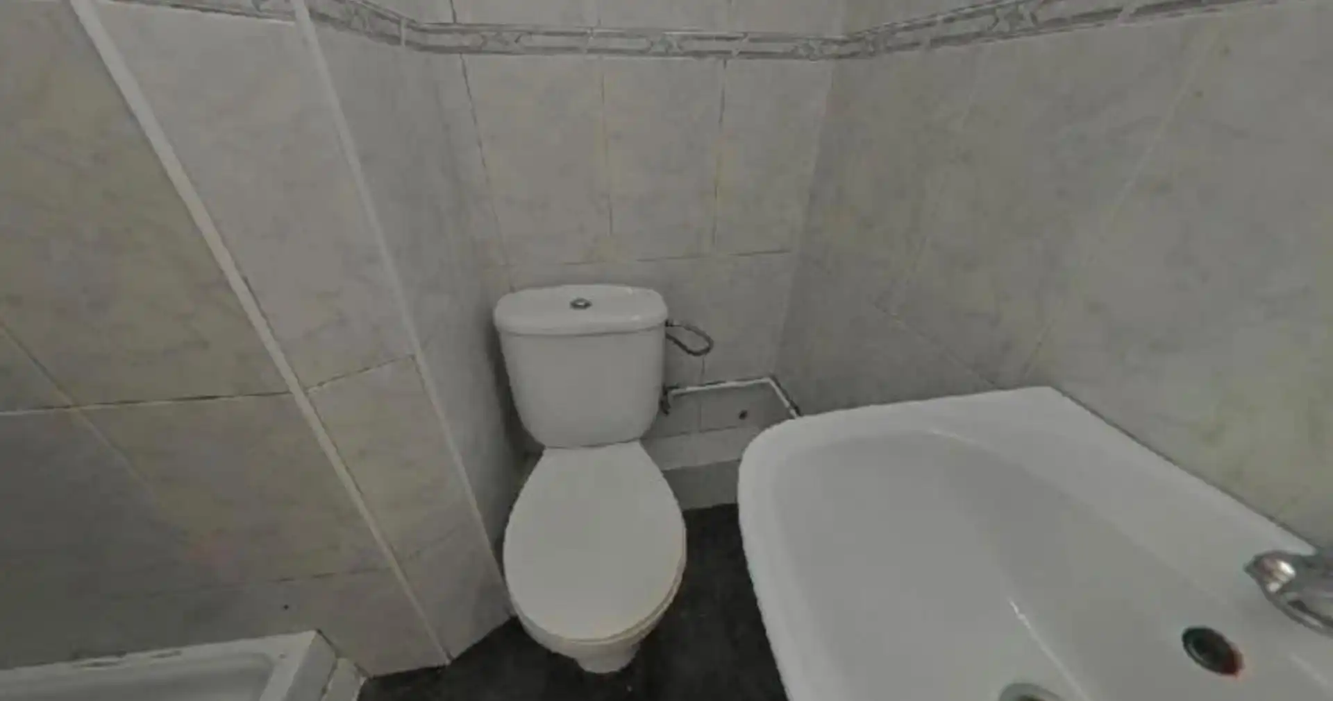 Badezimmer von Wohnungen zum Verkauf in Sabadell mit Balkon