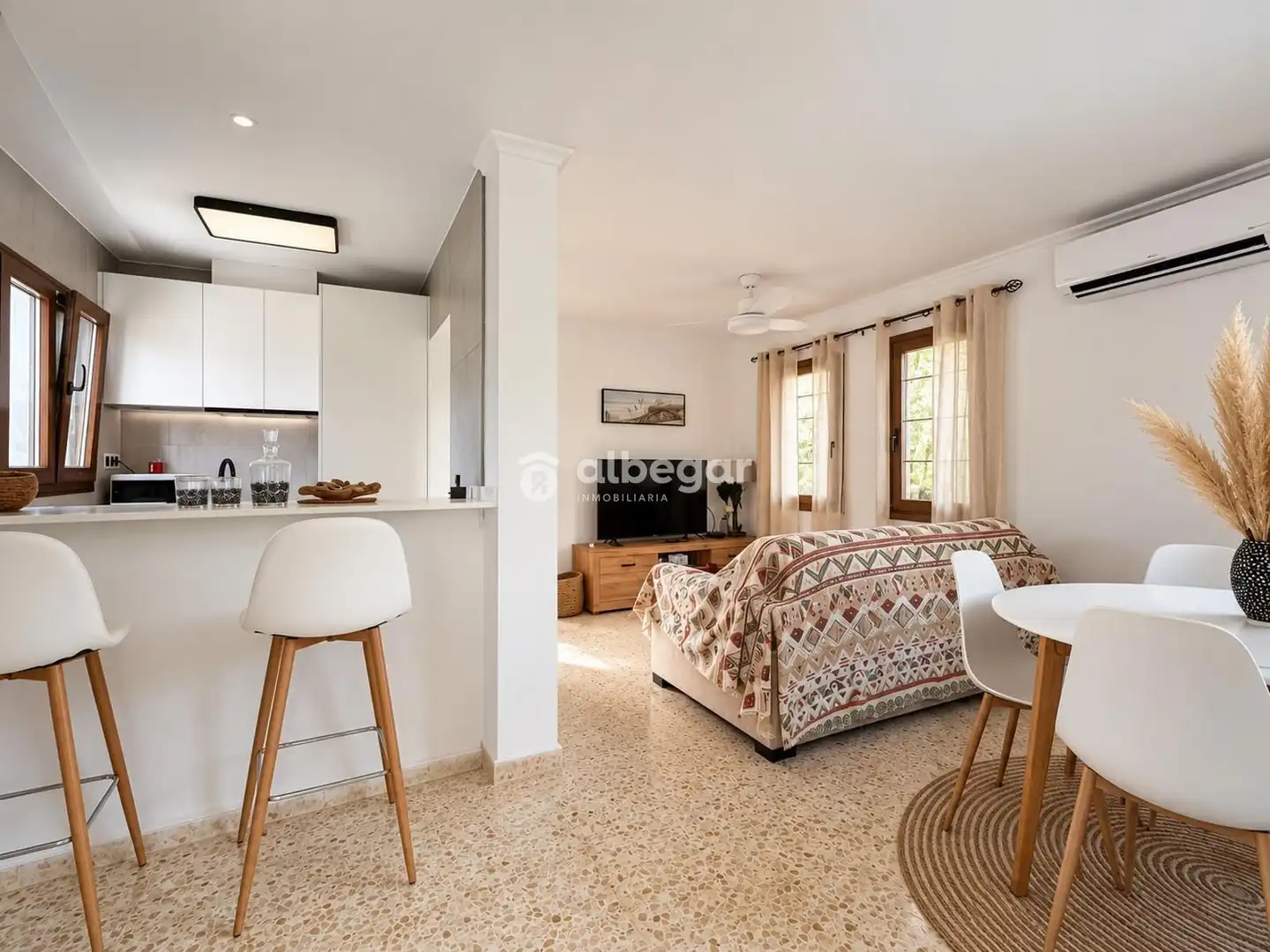 Detached house with pool to rent in Oliba, imagen 3