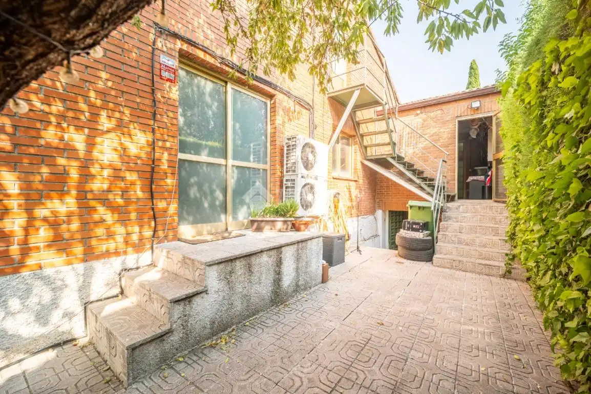 Vista exterior de Casa o xalet en venda en Rivas-Vaciamadrid amb Aire condicionat, Calefacció i Piscina