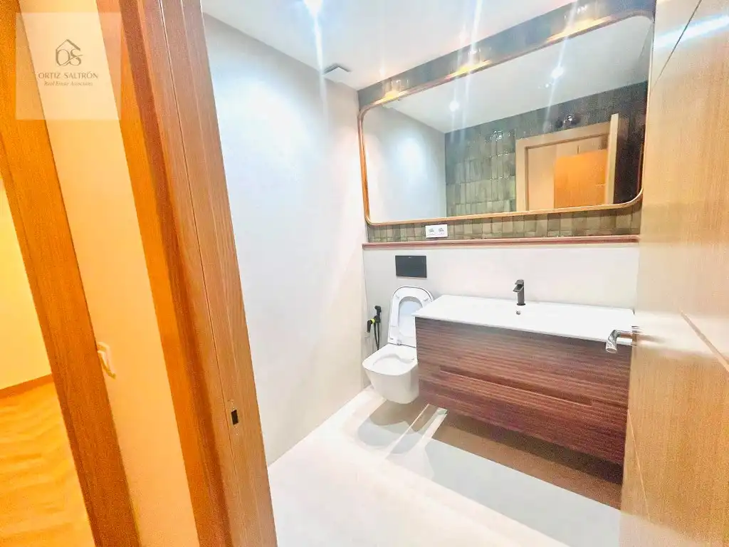 Bathroom of Flat for sale in Madrid  with Terrace