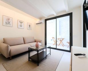 Living room of Apartment to share in  Barcelona Capital  with Air Conditioner and Terrace