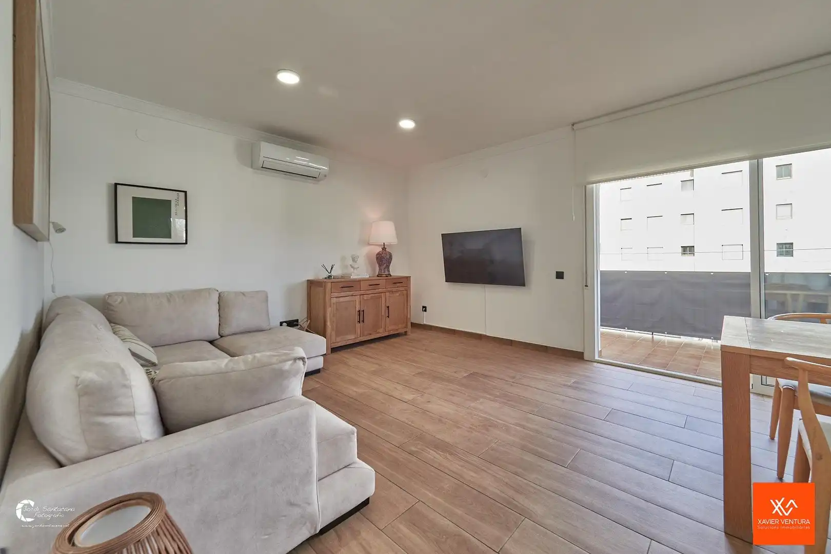 Sala d'estar de Casa o xalet en venda en Calafell amb Aire condicionat, Jardí privat i Terrassa