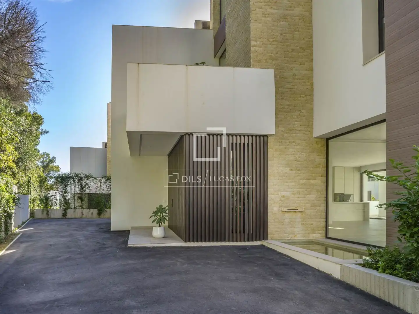 Vista exterior de Casa o chalet en venta en Marbella con Aire acondicionado, Calefacción y Jardín privado