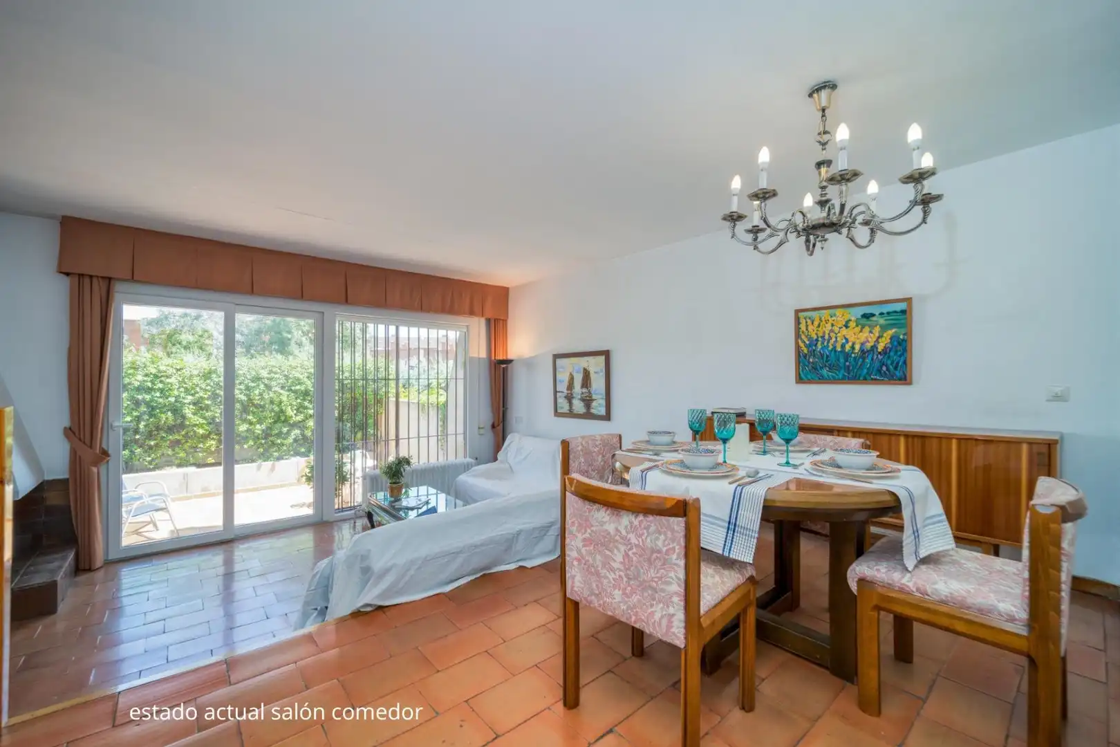 Living room of Detached homes for sale in Pozuelo de Alarcón  with Air Conditioner, Heating and Private garden