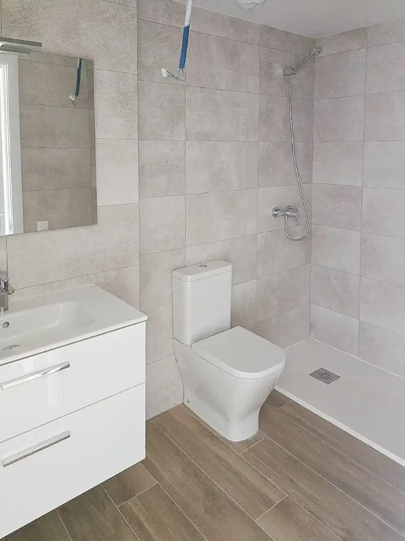Baño de Piso en venta en Quart de Poblet con Aire acondicionado, Calefacción y Terraza