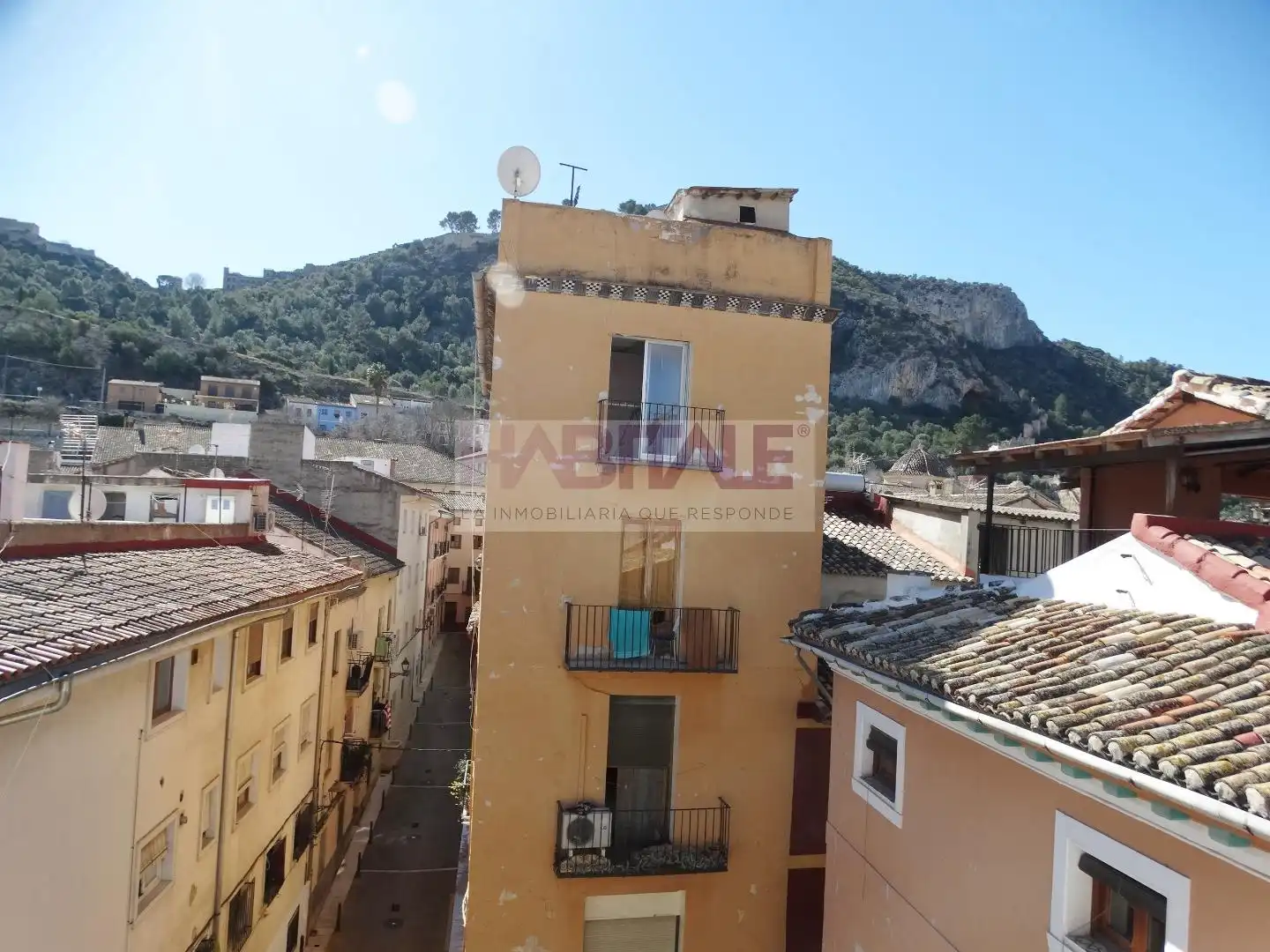 Vista exterior de Casa adosada en venda en Xàtiva amb Traster