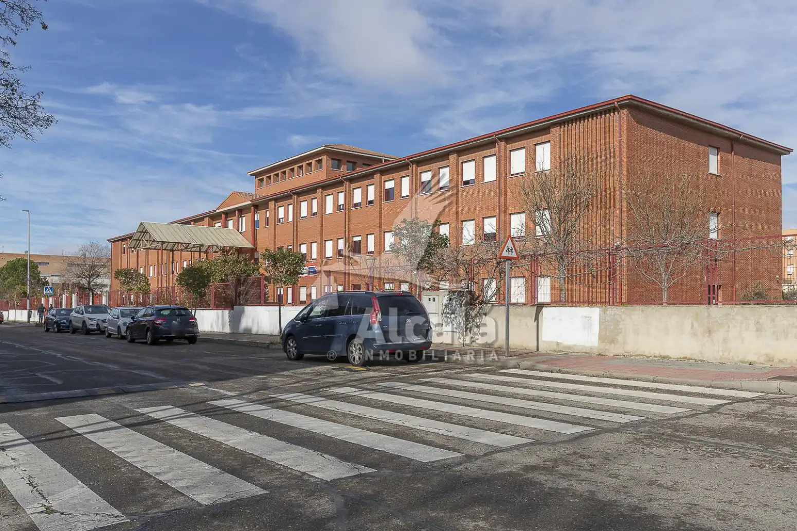 Vista exterior de Local en venta en Alcalá de Henares