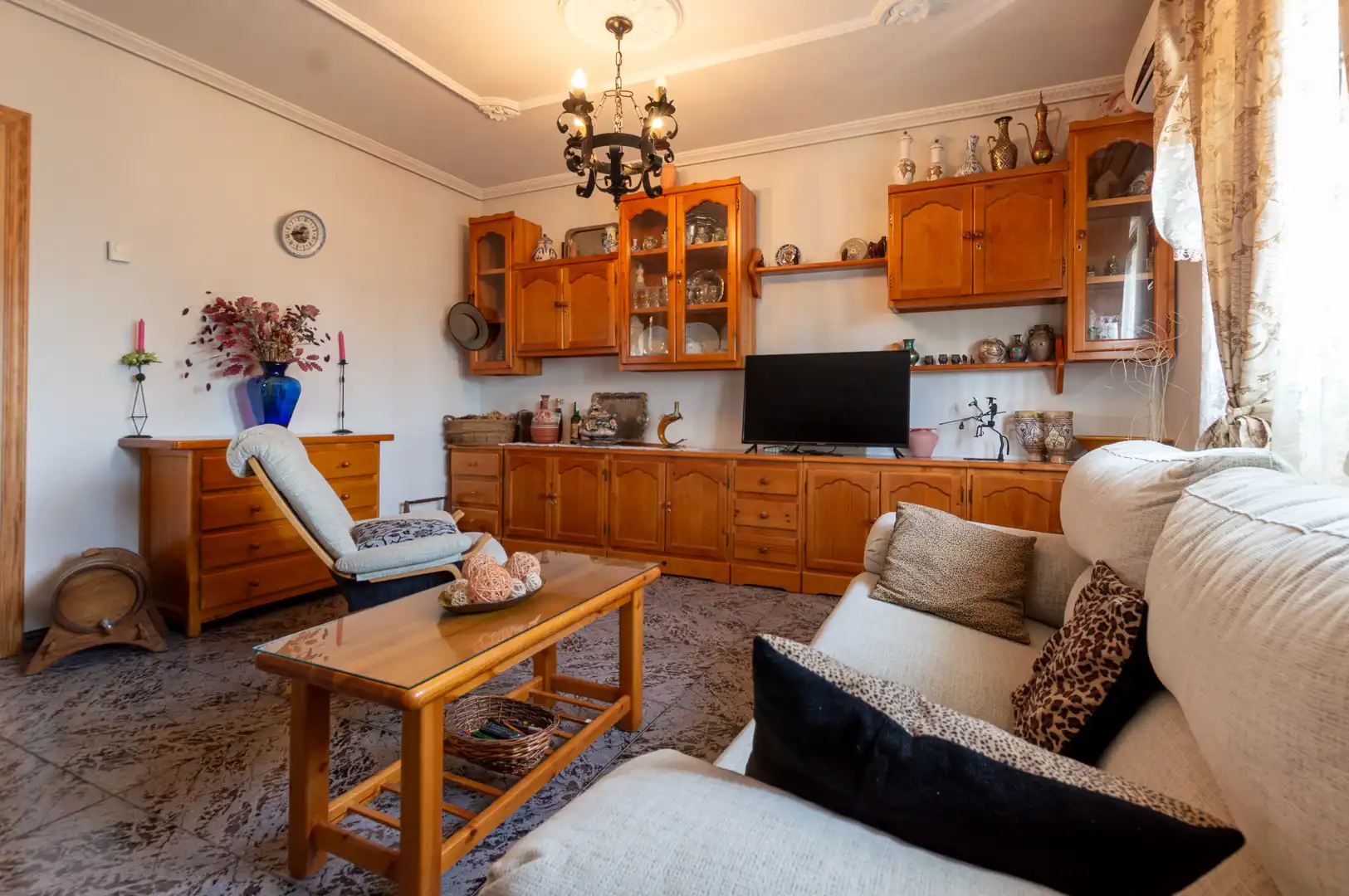 Sala de estar de Casa o chalet en venta en Hontoba con Calefacción, Jardín privado y Terraza