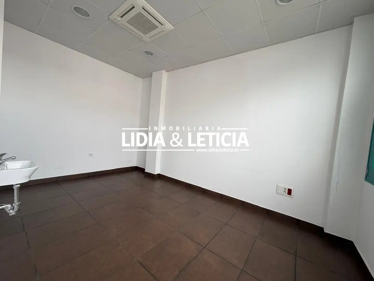 Gewerbefläche zum Verkauf in Nueva Alcalá, imagen 9