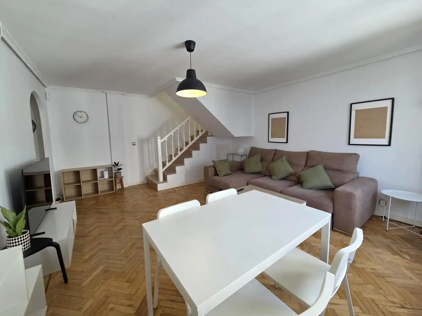 Living room of Attic for rent in Santa Cruz de Bezana  with Private garden, Parquet flooring and Terrace