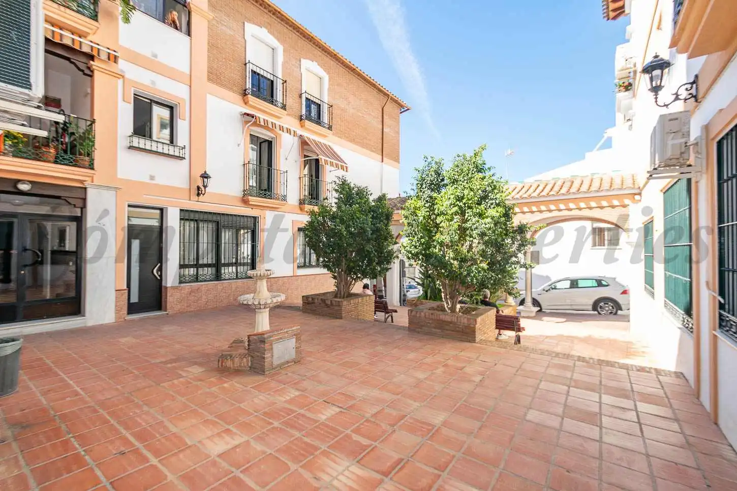 Vista exterior de Local en venta en Torrox con Aire acondicionado, Calefacción y Amueblado