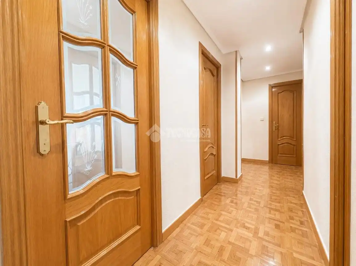 Piso en venta en Madrid con Calefacción, Parquet y Terraza