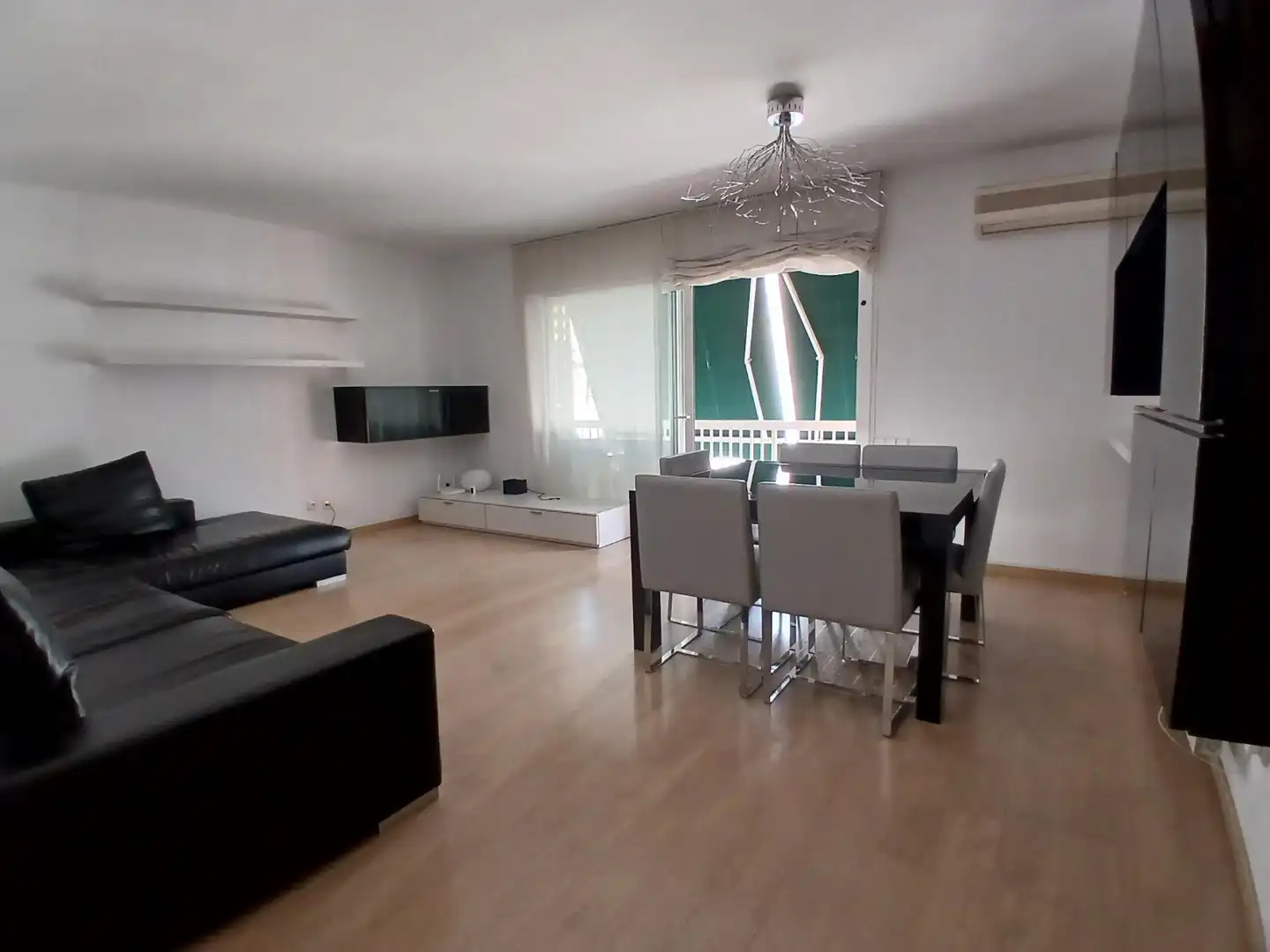 Living room of Flat for rent in Manresa  with Parquet flooring