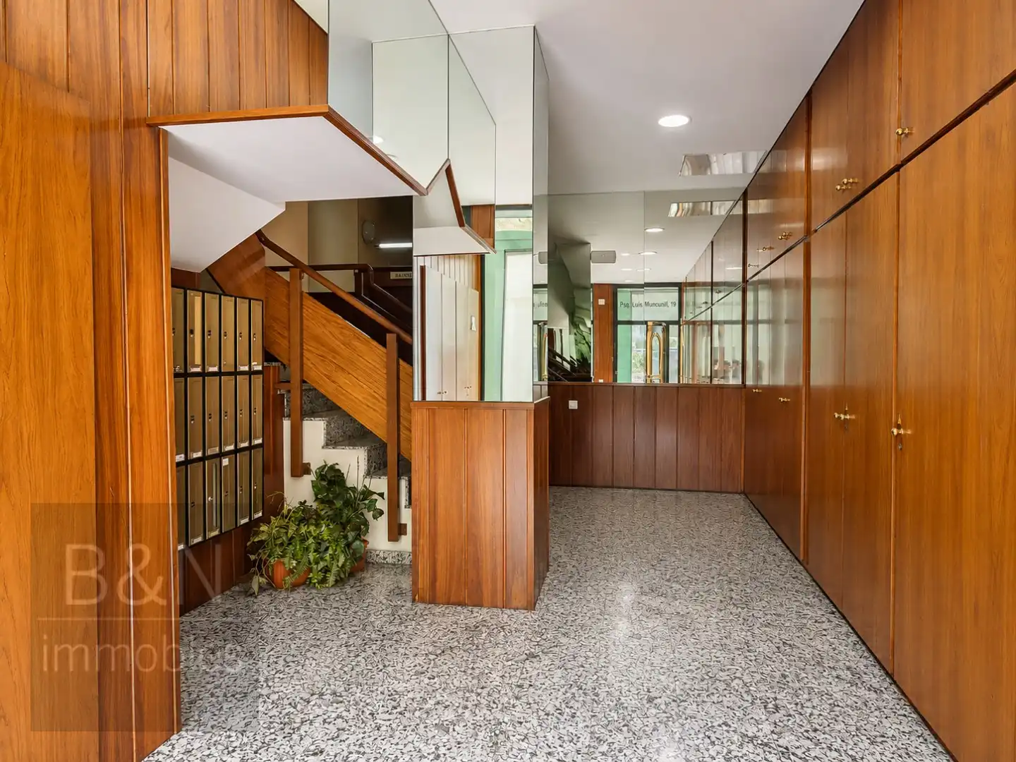 Piso en venta en Terrassa con Balcón