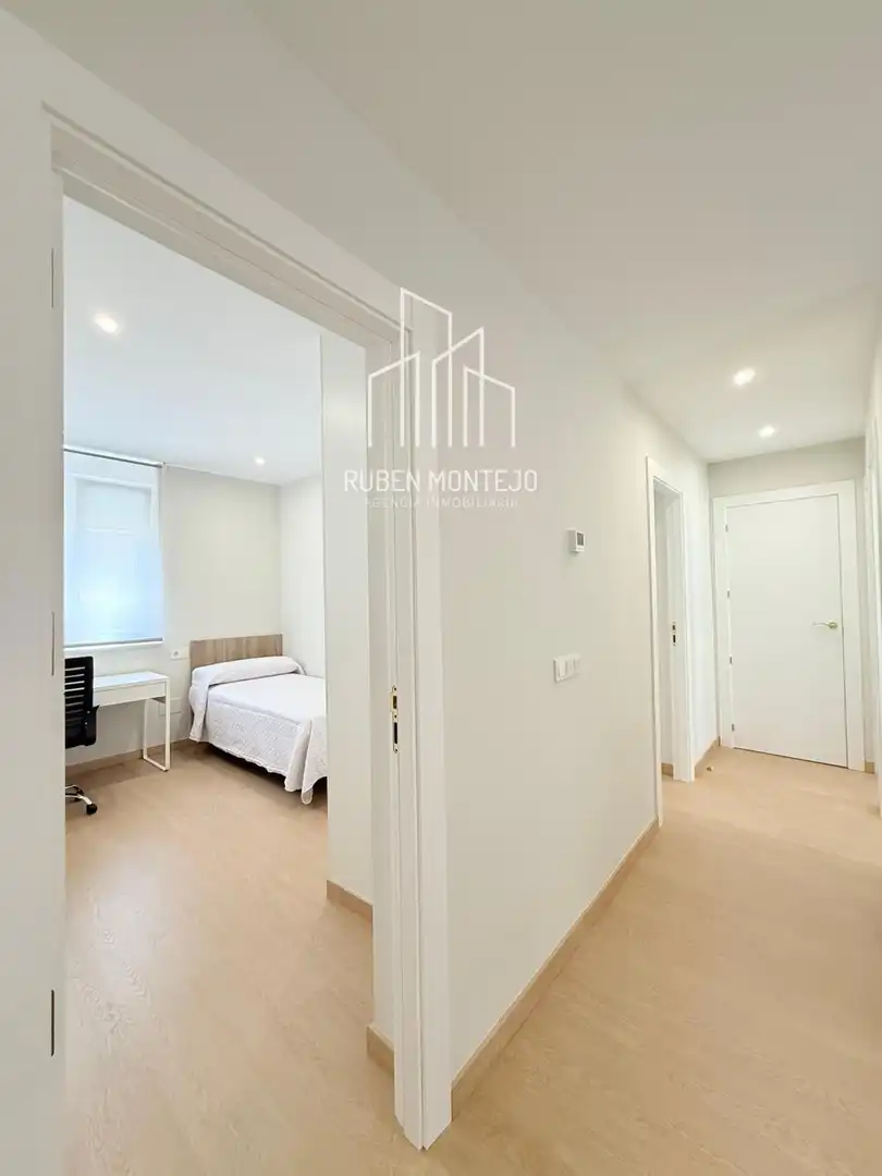 Bedroom of Flat for rent in Salamanca  with Heating, Storage room and Furnished