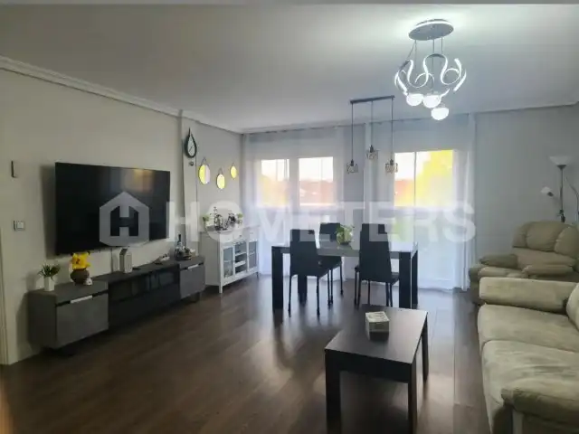 Sala de estar de Piso en venta en Irun  con Calefacción, Amueblado y Horno
