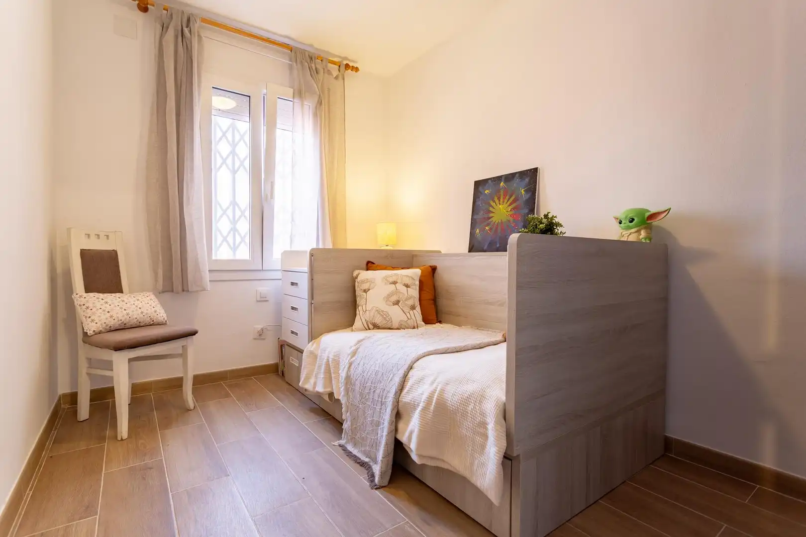 Schlafzimmer von Dachboden zum Verkauf in Vila-seca mit Terrasse und Schwimmbad