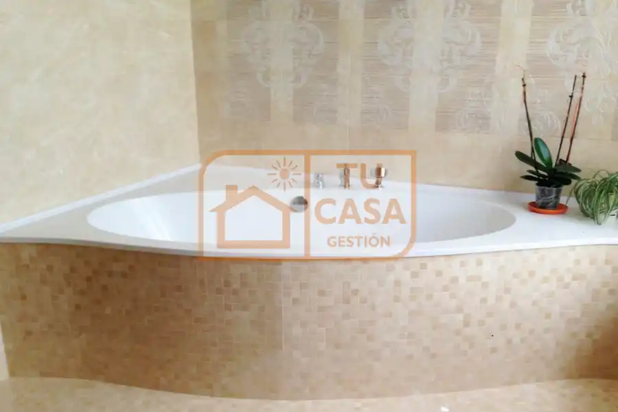 Bany de Edifici en venda en Alburquerque amb Alarma