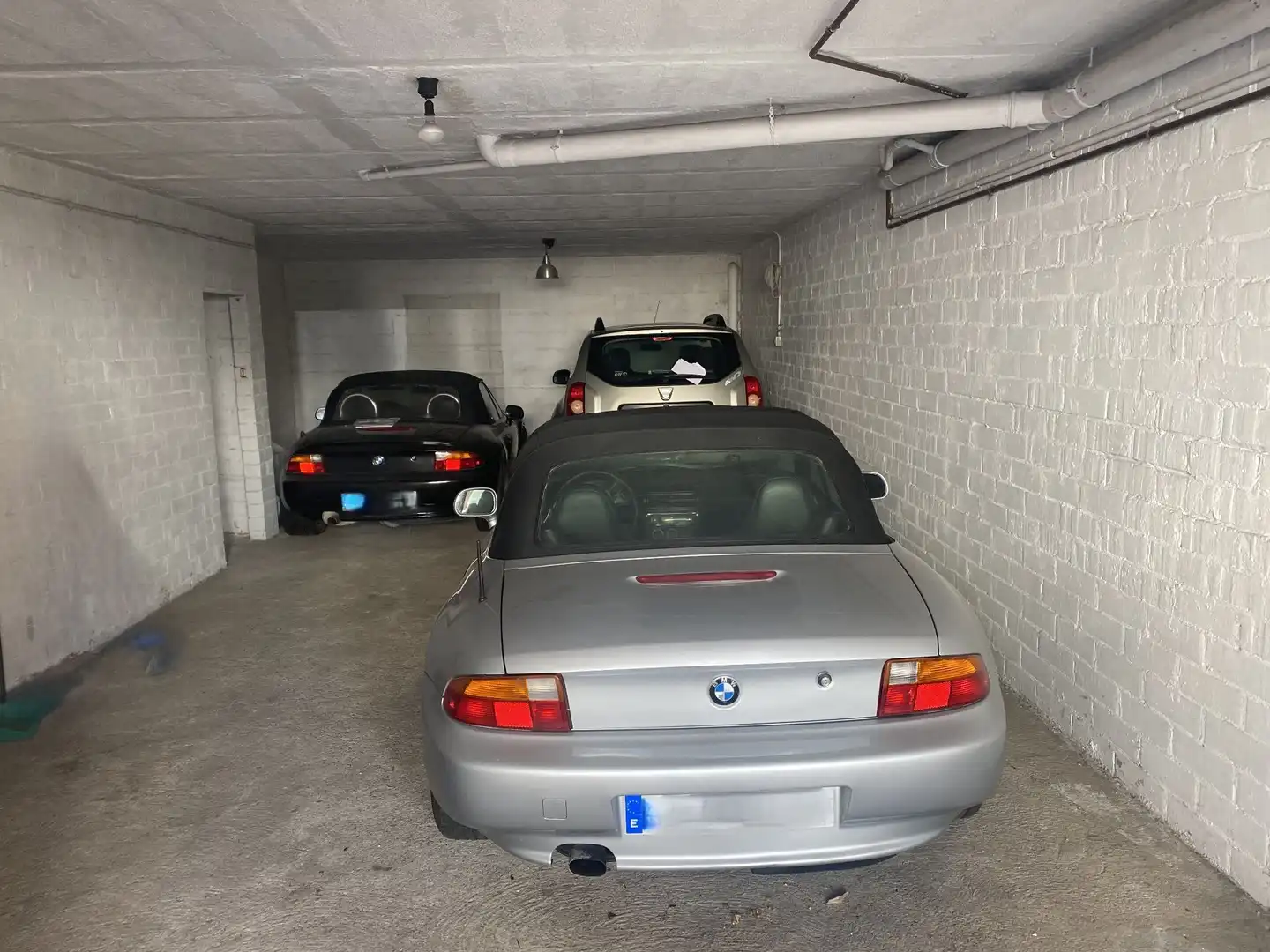 Parking de Casa adosada en venta en Girona con Calefacción, Jardín privado y Terraza