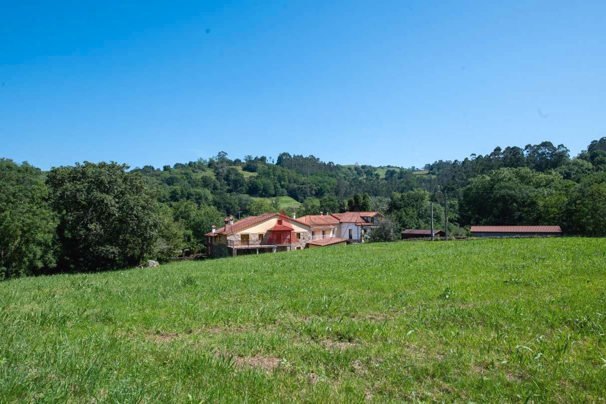 Vista exterior de Casa o xalet en venda en Ruesga amb Jardí privat i Terrassa