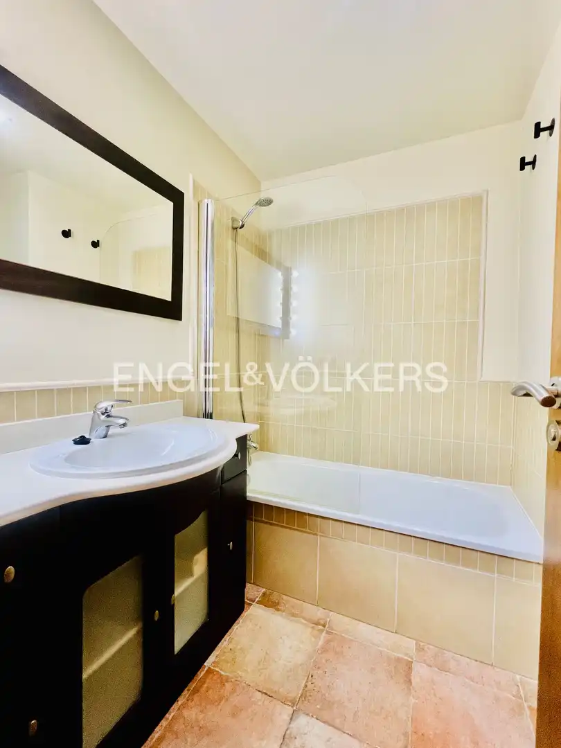 Badezimmer von Wohnung zur Miete in Ayamonte mit Klimaanlage, Heizung und Privatgarten