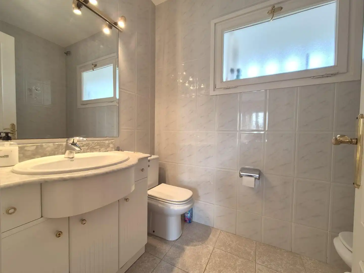 Baño de Piso en venta en El Vendrell con Terraza y Amueblado