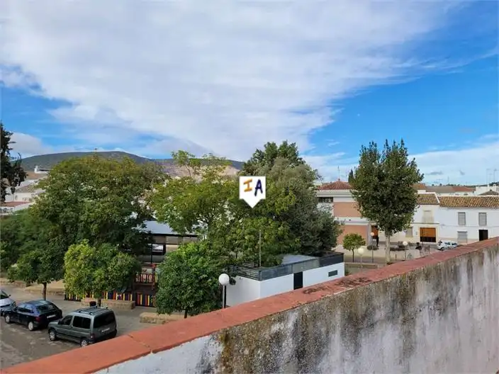 Casa adosada en venta en Lora de Estepa