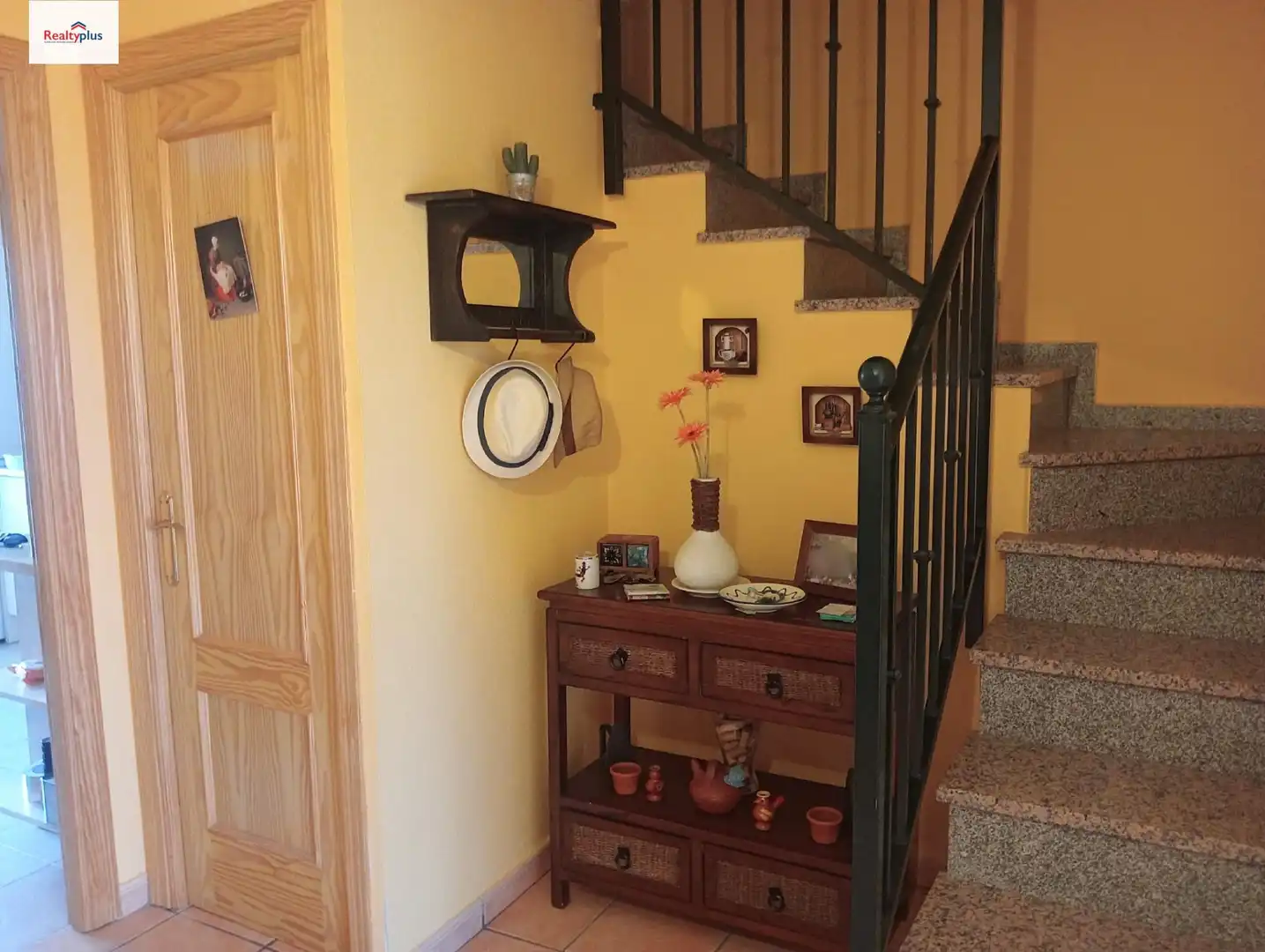 Casa adosada en venta en Burgohondo