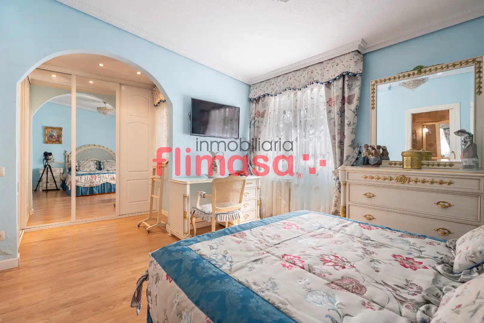 Bedroom of Houses for sale in Villaviciosa de Odón  with Air Conditioner, Heating and Private garden