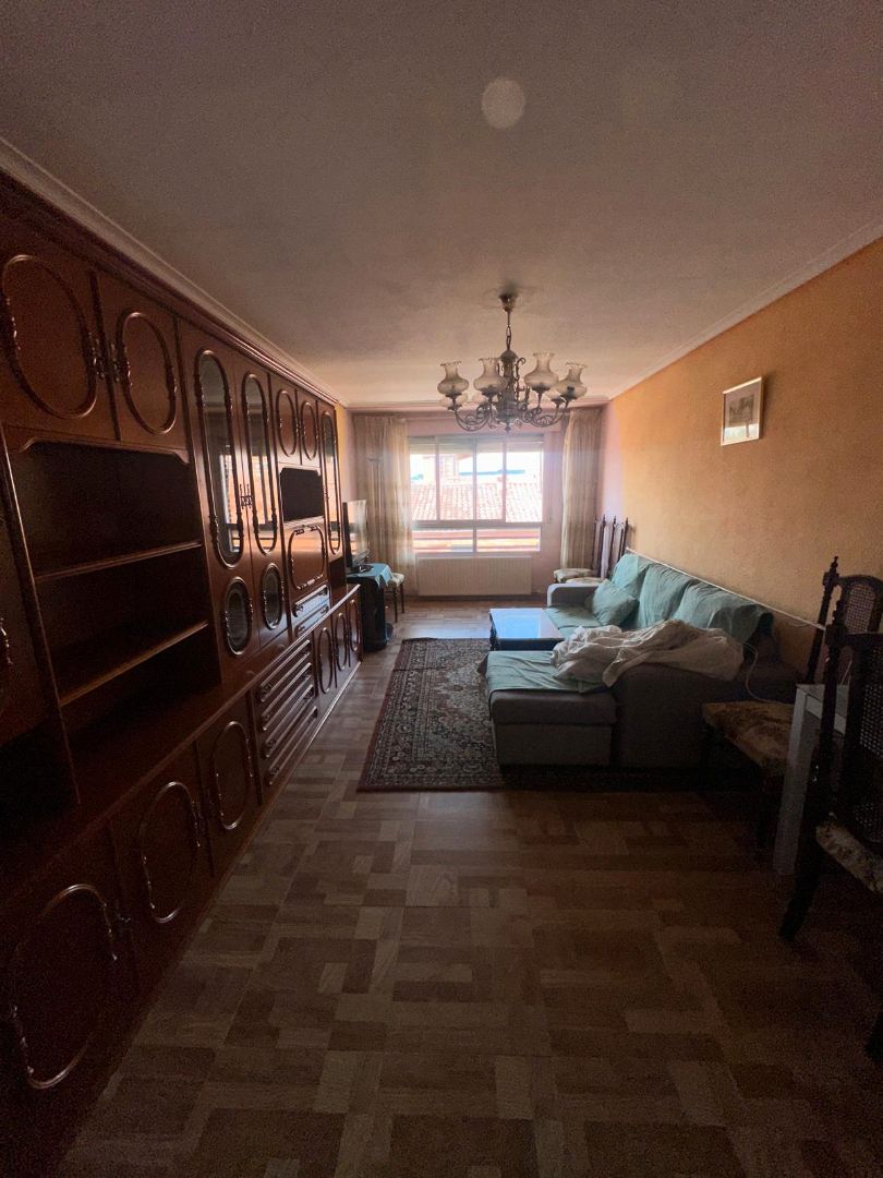 Dormitori de Pis en venda en  Logroño amb Calefacció, Parquet i Traster
