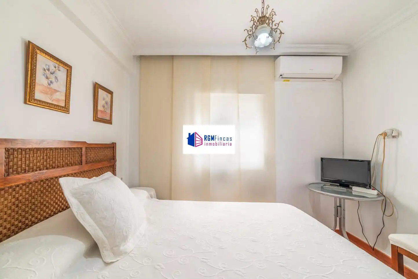 Bedroom of Flat for sale in Sevilla