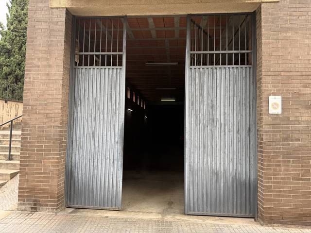 Local comercial en Venta en Viladecans - CL RETAMA en La Roureda