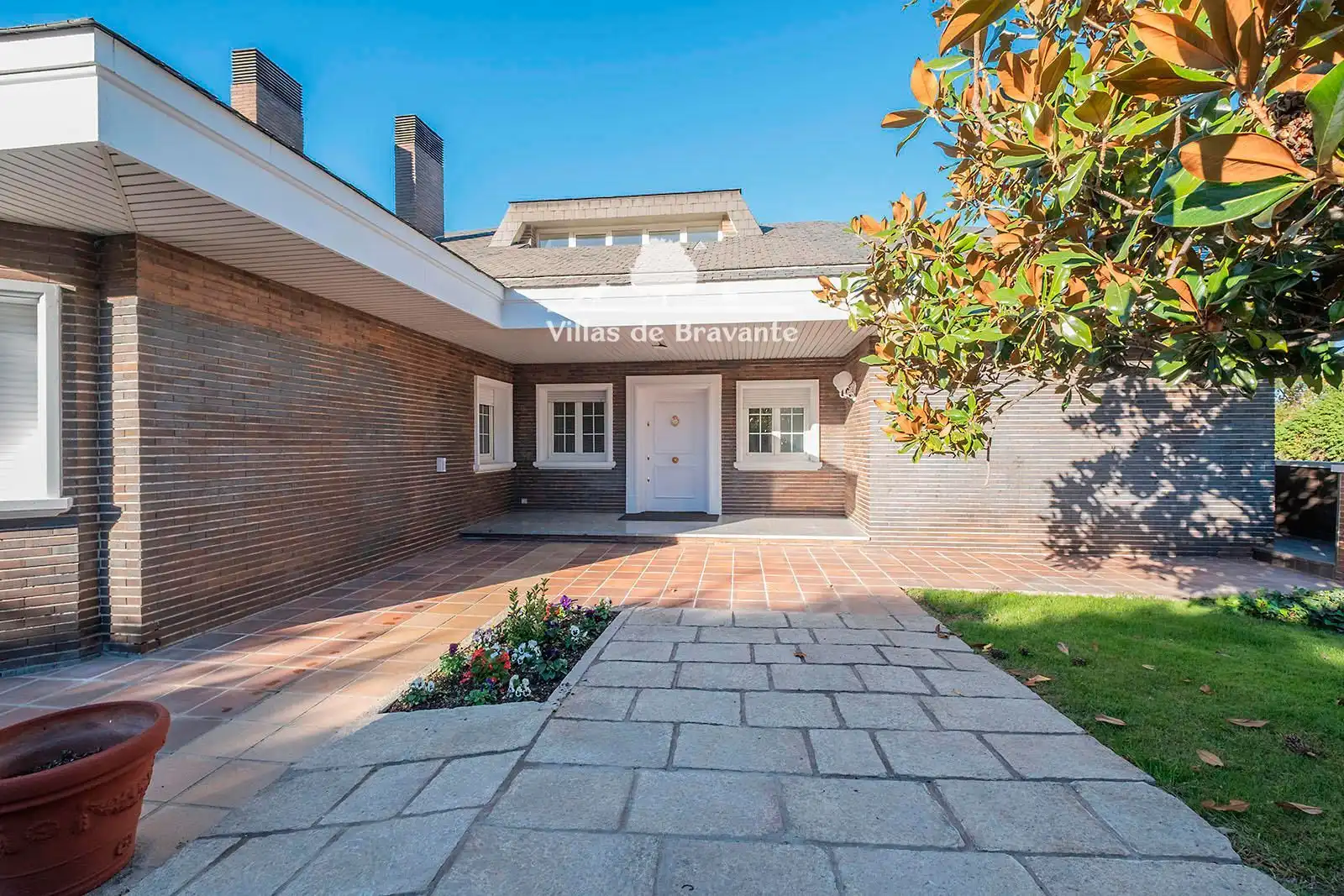 Vista exterior de Casa o xalet en venda en Pozuelo de Alarcón amb Aire condicionat, Calefacció i Parquet