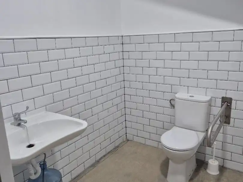 Bathroom of Commercial properties for rent in Utrera  with Air Conditioner and Alarm