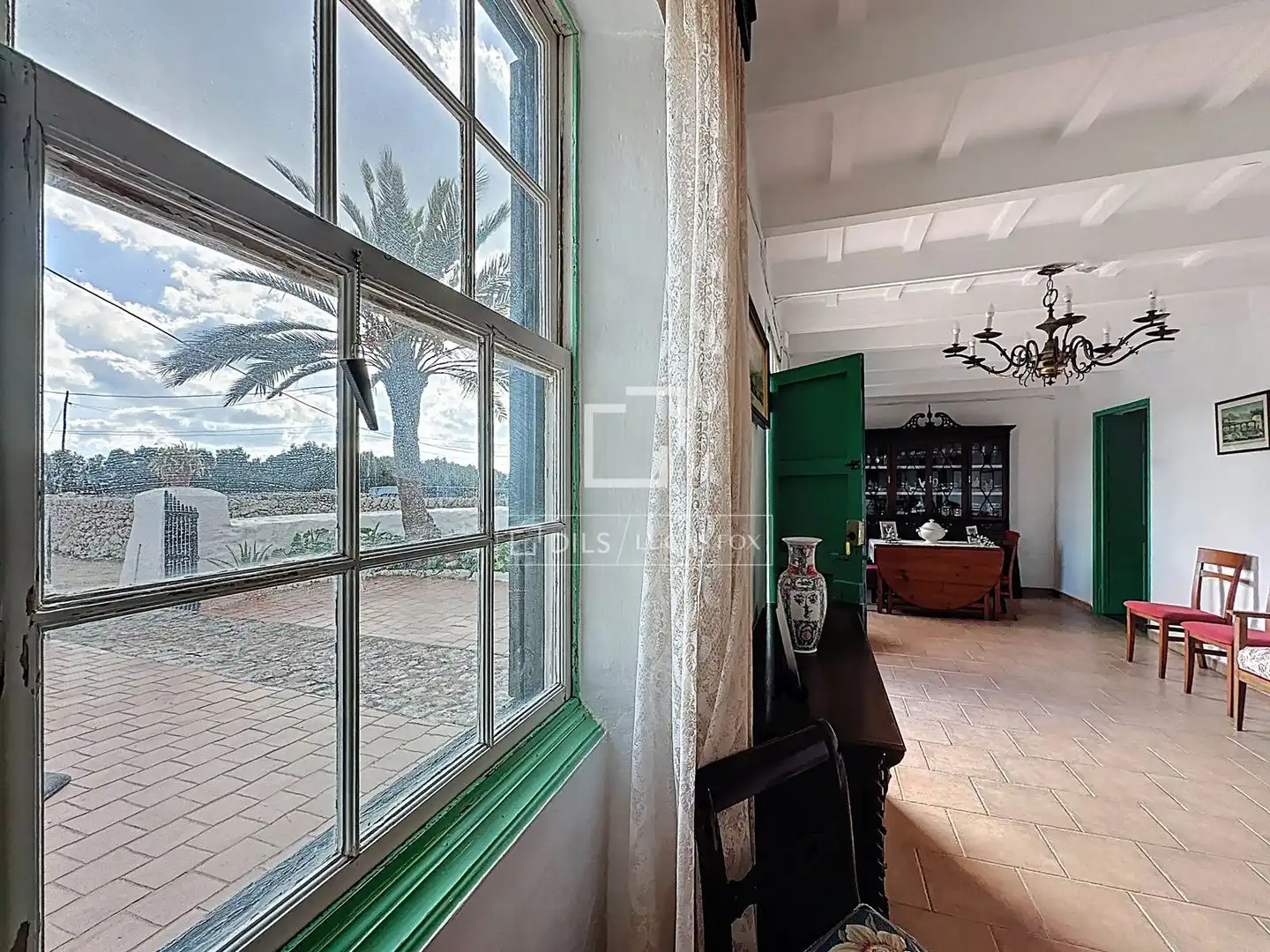 Country house zum Verkauf in Es Castell mit Privatgarten, Abstellraum und Balkon