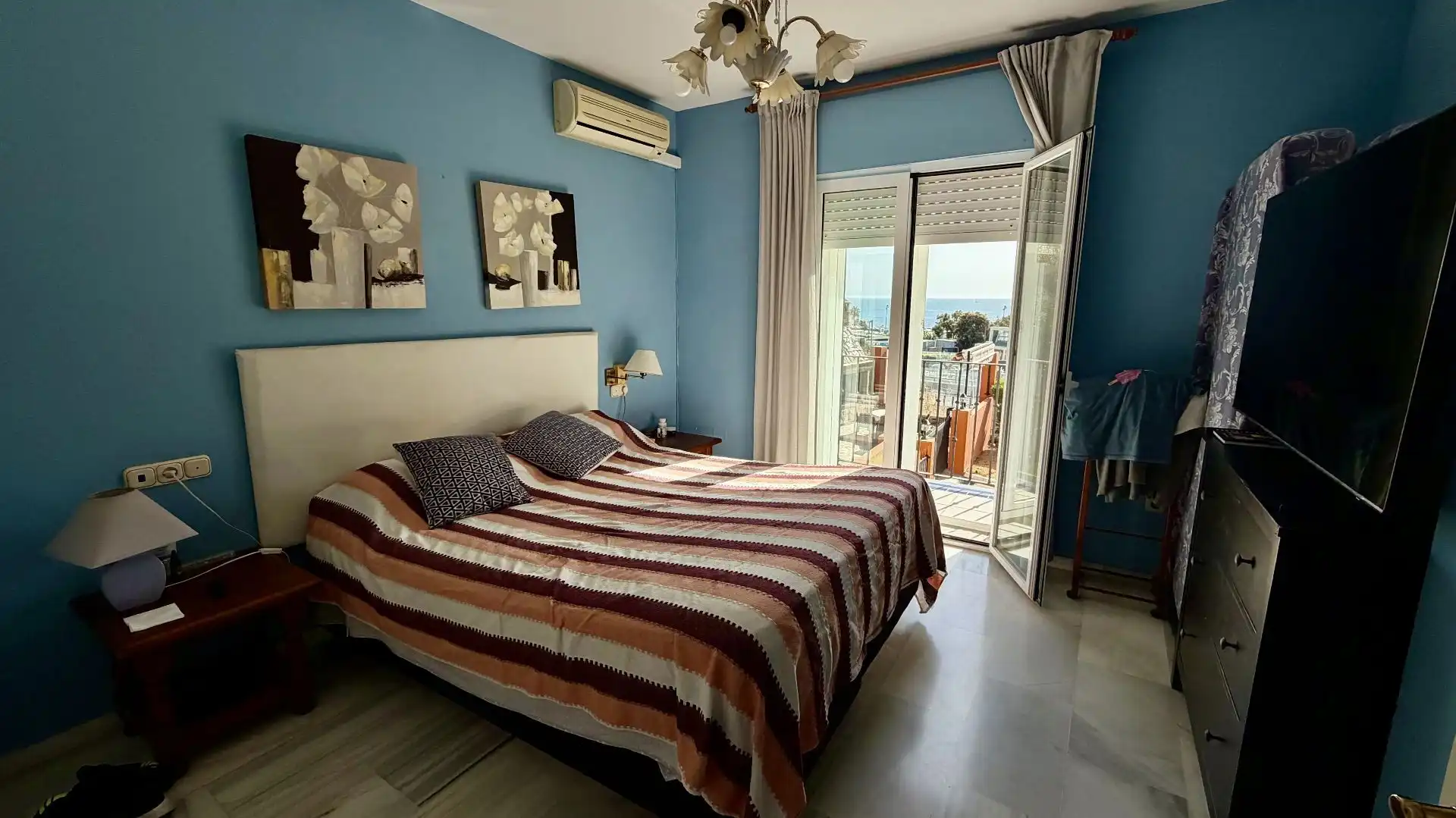 Schlafzimmer von Einfamilien-Reihenhaus zur Miete in Fuengirola mit Klimaanlage, Privatgarten und Terrasse