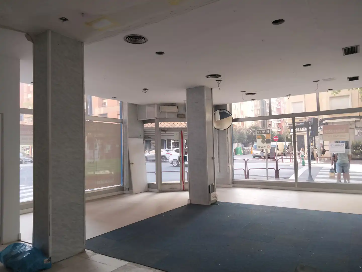Geschaftsraum zur Miete in  Logroño