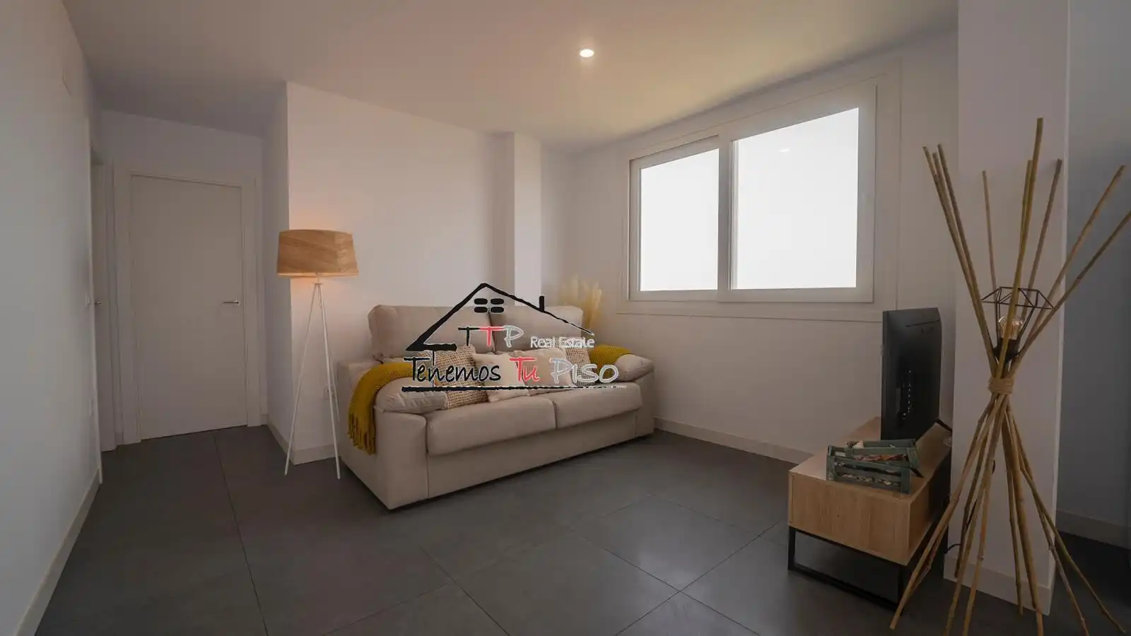 Sala d'estar de Casa o xalet en venda en Peñíscola / Peníscola amb Aire condicionat, Calefacció i Jardí privat