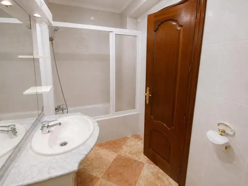 Baño de Piso en venta en Málaga con Jardín privado