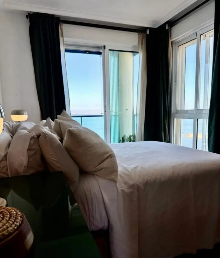 Schlafzimmer von Dachboden zum Verkauf in La Manga del Mar Menor mit Klimaanlage, Abstellraum und Möbliert