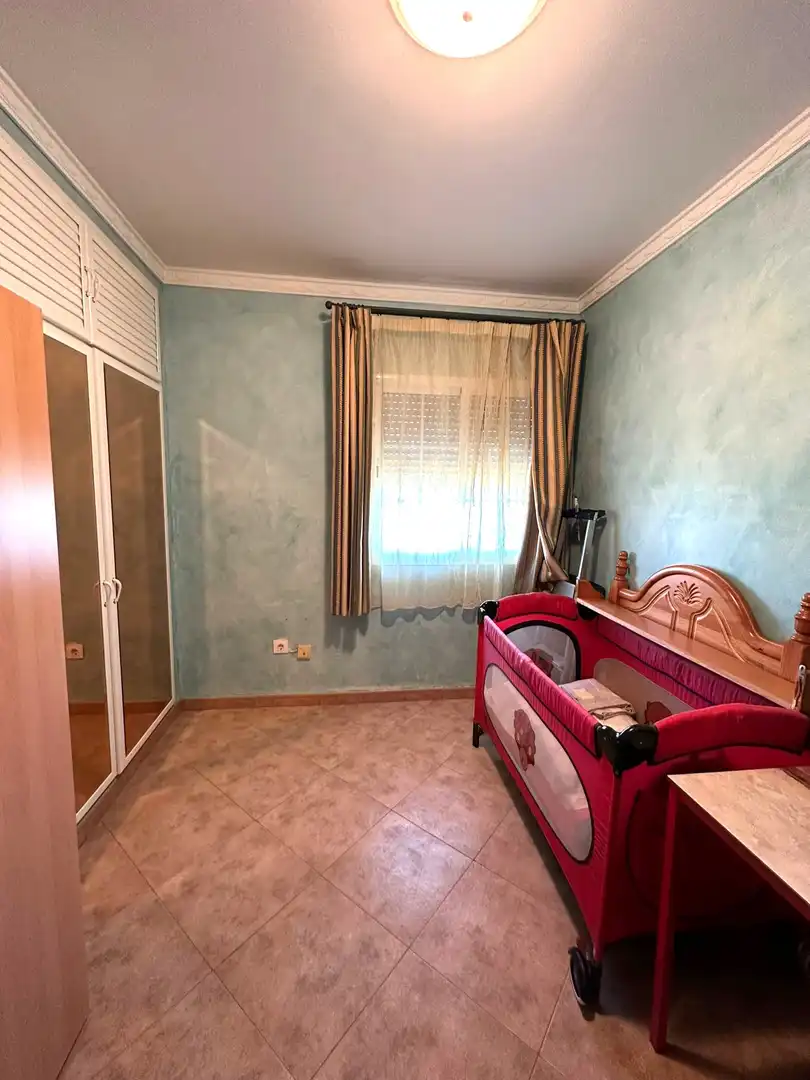 Dormitori de Casa o xalet en venda en El Puerto de Santa María amb Aire condicionat, Jardí privat i Terrassa
