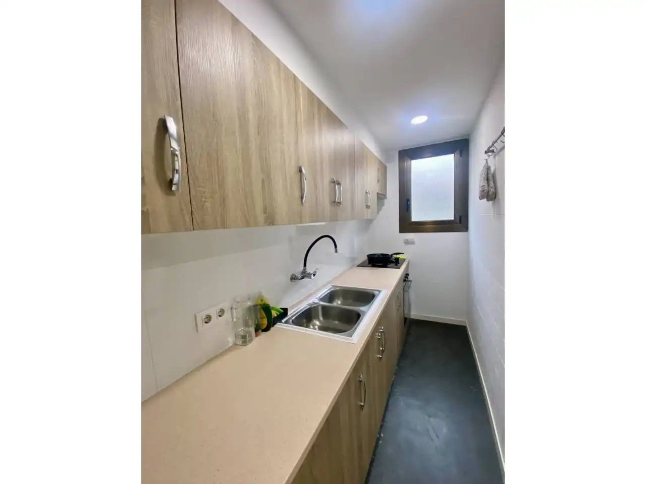 Cuina de Casa o xalet en venda en Olot amb Parquet i Terrassa