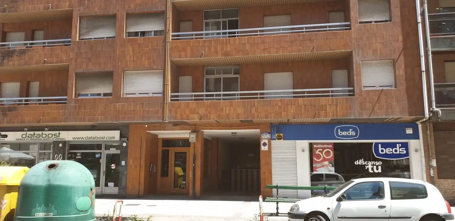 Einzelparkplatz zum Verkauf in Calle Alluitz 1